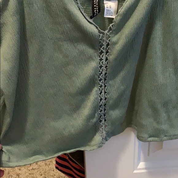 H&M women’s cropped tank-top - Picture 4 of 4